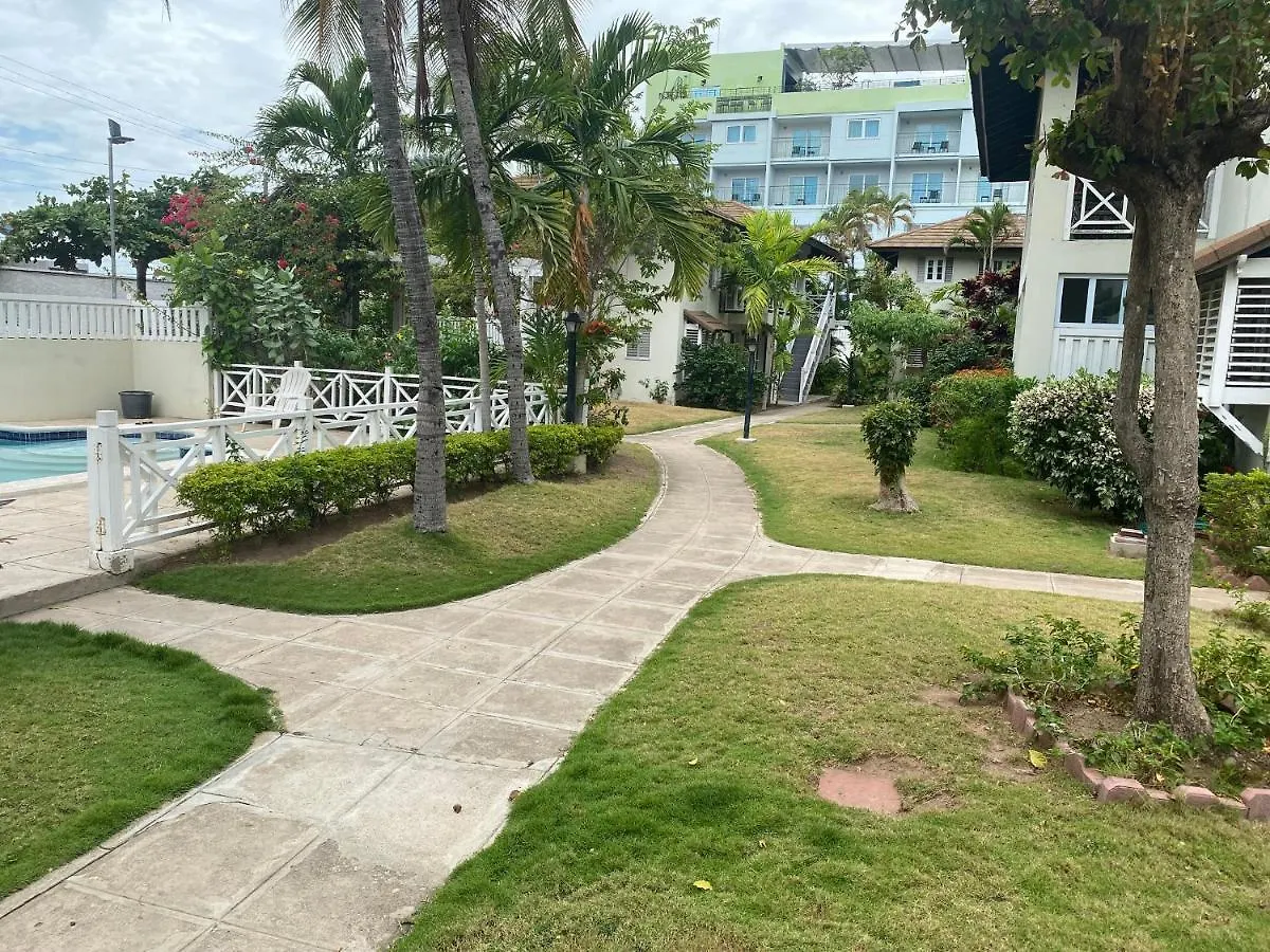 Finest Accommodation Renfrew Place 4-12 Renfrew Rd 2 Bedroom 2 Bat Apt # 15 New Kinston Jamaica Kingston Jamajka