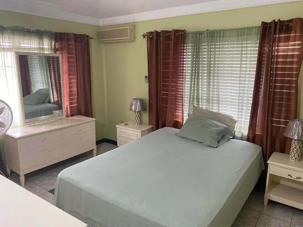 Διαμέρισμα Finest Accommodation Renfrew Place 4-12 Renfrew Rd 2 Bedroom 2 Bat Apt # 15 New Kinston Jamaica Κίνγκστον Τζαμάικα