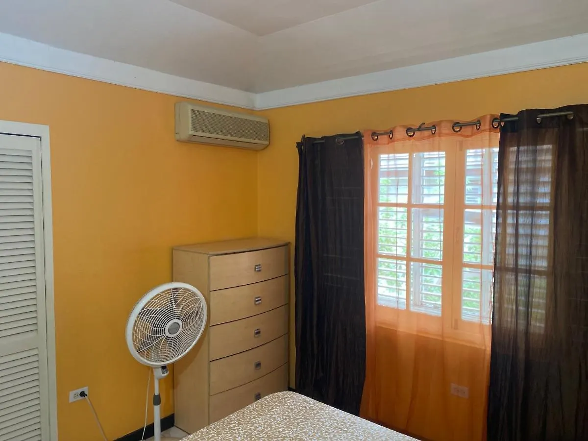 Διαμέρισμα Finest Accommodation Renfrew Place 4-12 Renfrew Rd 2 Bedroom 2 Bat Apt # 15 New Kinston Jamaica Κίνγκστον