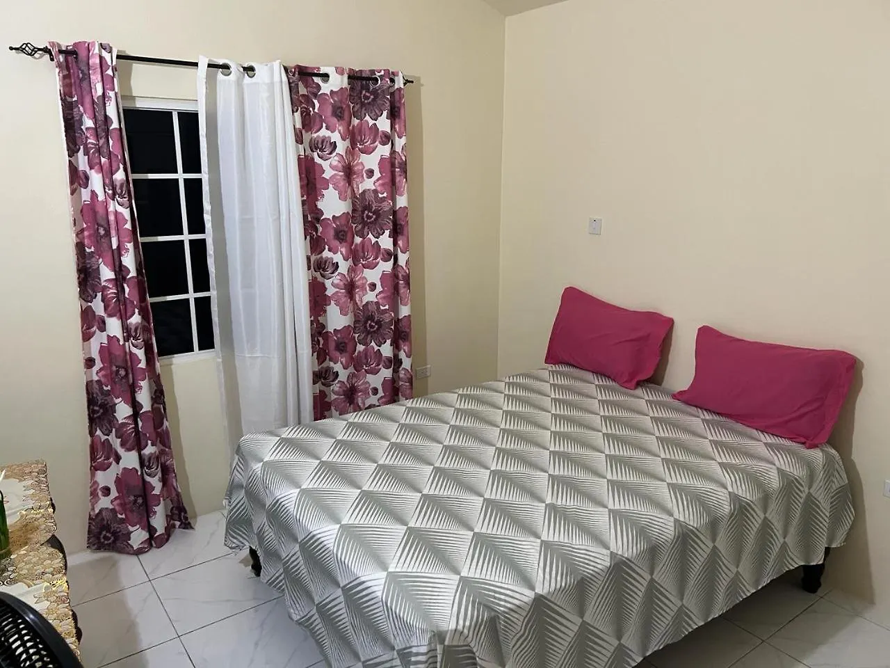 Finest Accommodation Renfrew Place 4-12 Renfrew Rd 2 Bedroom 2 Bat Apt # 15 New Kinston Jamaica Κίνγκστον Διαμέρισμα