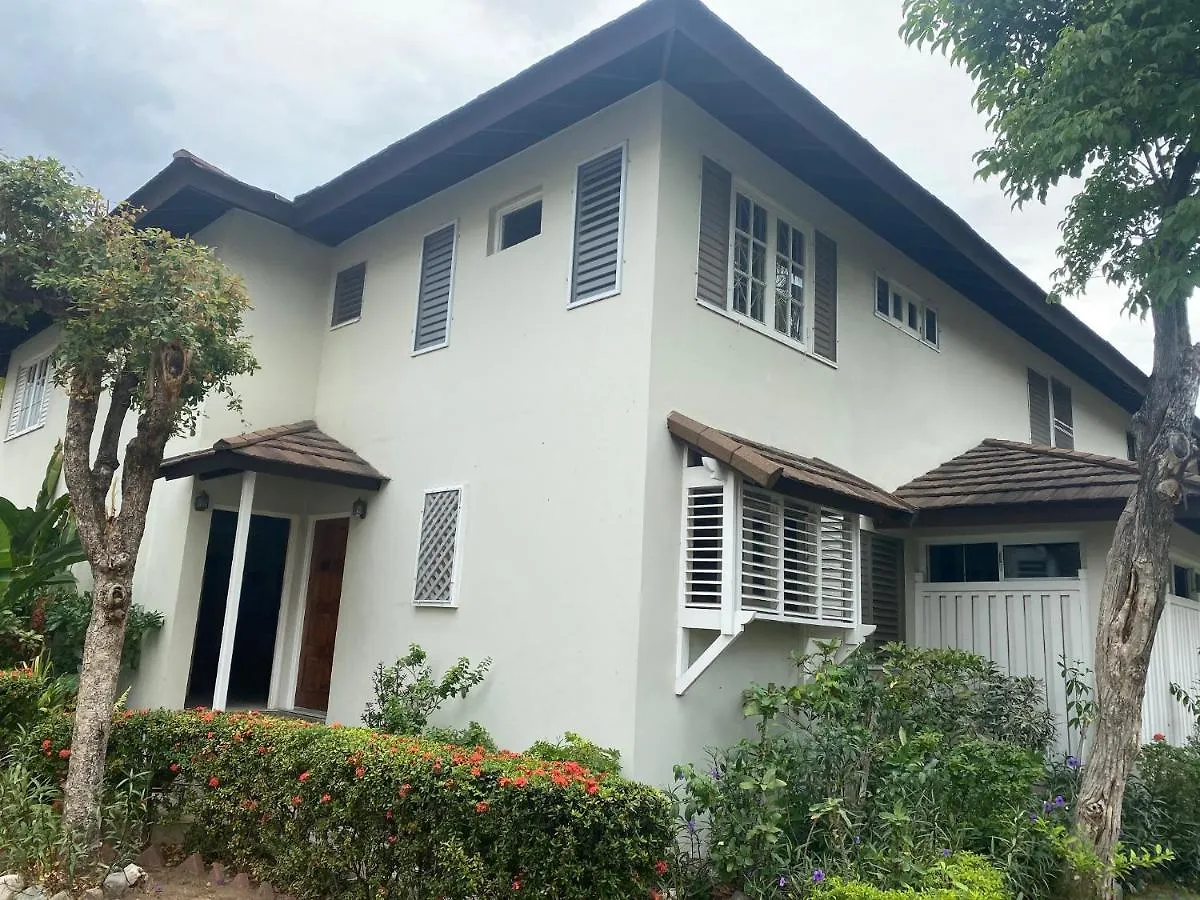 Apartment Finest Accommodation Renfrew Place 4-12 Renfrew Rd 2 Bedroom 2 Bat Apt # 15 New Kinston Jamaica Kingston